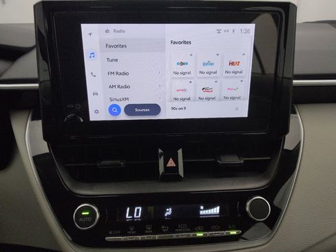 Used 2025 Toyota Corolla LE image 25