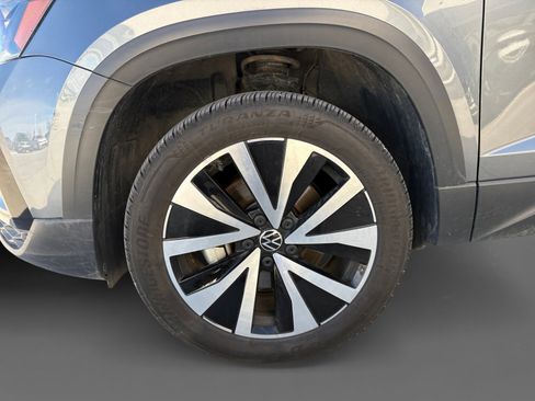 Certified 2022 Volkswagen Taos SE image 19