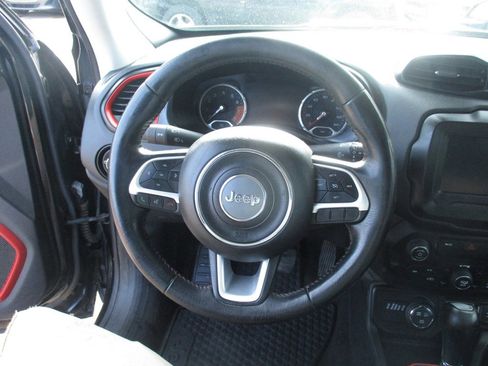 Used 2019 Jeep Renegade Trailhawk image 10