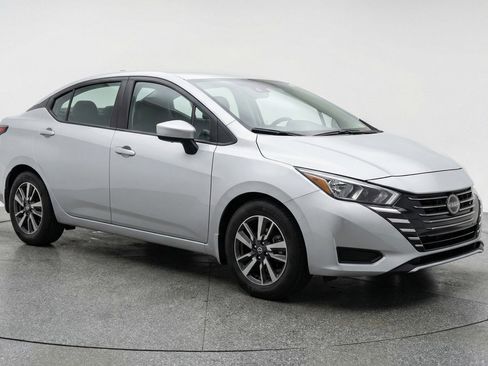 Used 2025 Nissan Versa SV FWD image 1