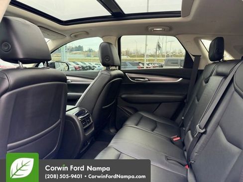 Used 2018 Cadillac XT5 Premium Luxury image 8