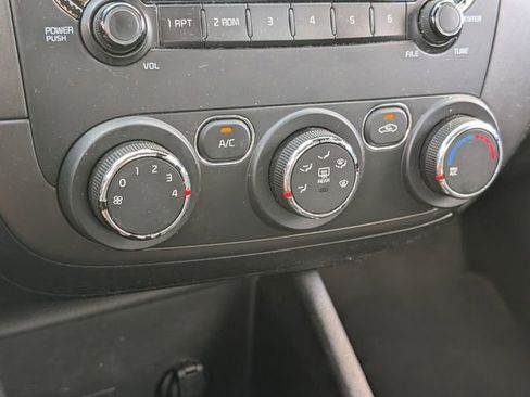 Used 2018 Kia Forte LX image 19