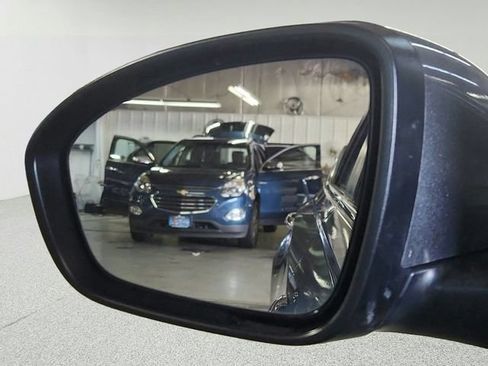 Used 2023 Nissan Altima 2.5 SV FWD image 11