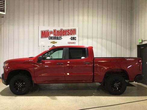 Used 2021 Chevrolet Silverado 1500 Custom Trail Boss image 2