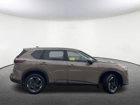 Used 2024 Nissan Rogue SV image 15