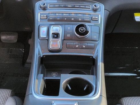 Used 2023 Hyundai Santa Fe SEL FWD image 18