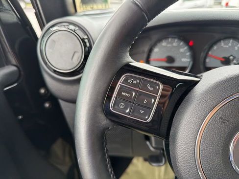 Used 2017 Jeep Wrangler Unlimited Sahara AWD/4WD image 16