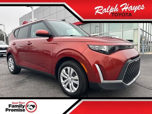 Used 2024 Kia Soul LX image 1