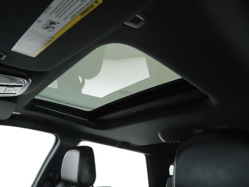 Used 2022 Dodge Durango R/T w/ Blacktop Package image 16