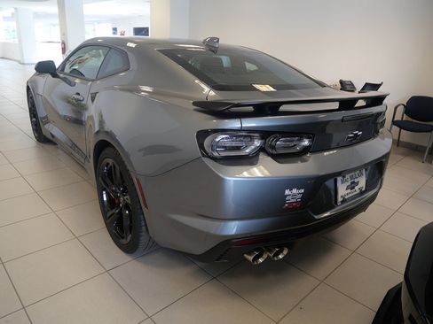 Used 2021 Chevrolet Camaro SS RWD image 5
