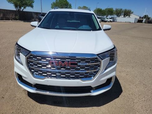 Used 2023 GMC Terrain Denali w/ Denali Premium Package AWD/4WD image 3