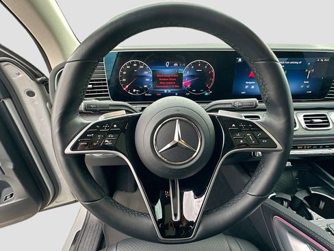 Used 2025 Mercedes-Benz GLE 450 GLE 450 image 11