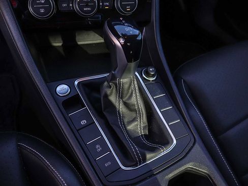 Used 2022 Volkswagen Jetta SE image 18