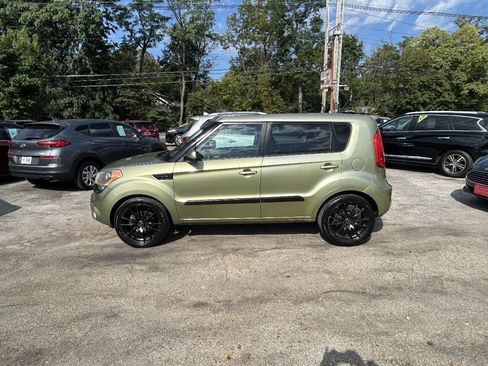 Used 2012 Kia Soul ! w/ Premium Pkg FWD image 4