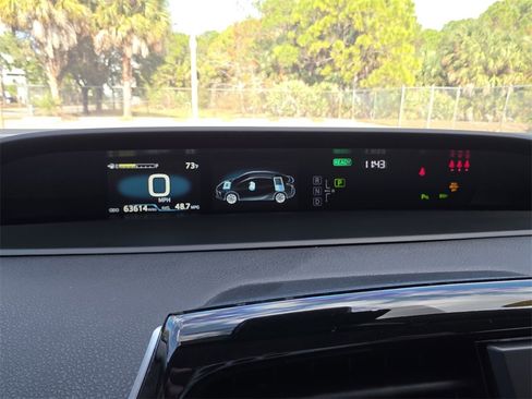 Certified 2022 Toyota Prius L Eco image 32