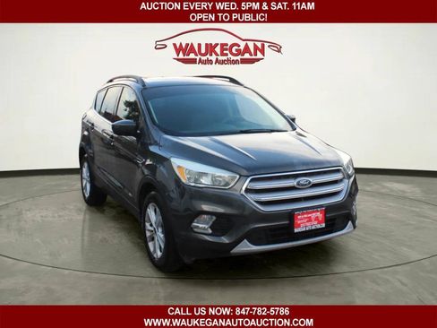 Used 2018 Ford Escape SE FWD image 3