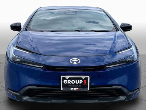 Used 2025 Toyota Prius LE FWD image 4