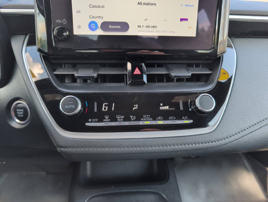 Used 2023 Toyota Corolla SE FWD image 19