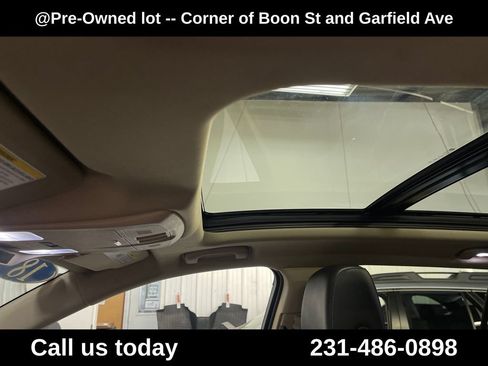 Used 2018 Buick Envision Premium w/ Driver Confidence Package AWD/4WD image 11