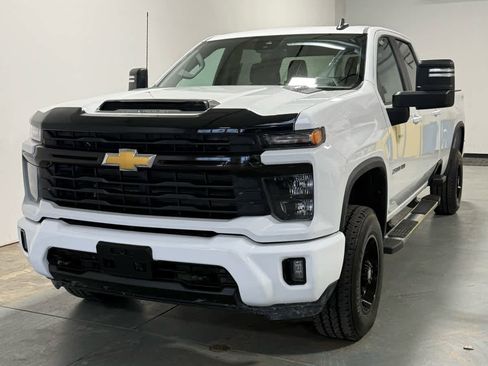 Used 2025 Chevrolet Silverado 2500 LT w/ Convenience Package image 1