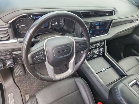Used 2021 GMC Yukon XL Denali w/ Denali Ultimate Package RWD image 10