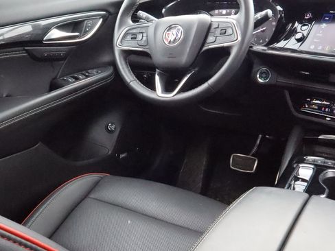 Certified 2022 Buick Envision Essence w/ Technology Package II AWD/4WD image 10