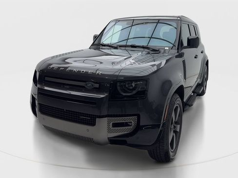 Used 2022 Land Rover Defender 110 X-Dynamic SE AWD/4WD image 4