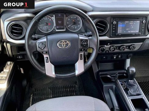 Certified 2019 Toyota Tacoma SR5 image 5