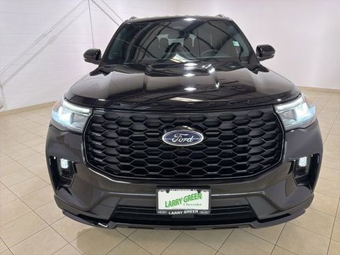 Used 2025 Ford Explorer ST-Line RWD image 8