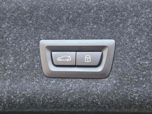 Used 2025 BMW 330i xDrive Sedan w/ M Sport Package image 29