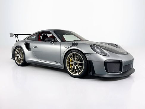 Used 2018 Porsche 911 GT2 RS RWD image 3