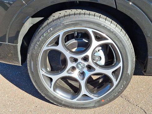 New 2025 Alfa Romeo Tonale w/ Premium Package image 5