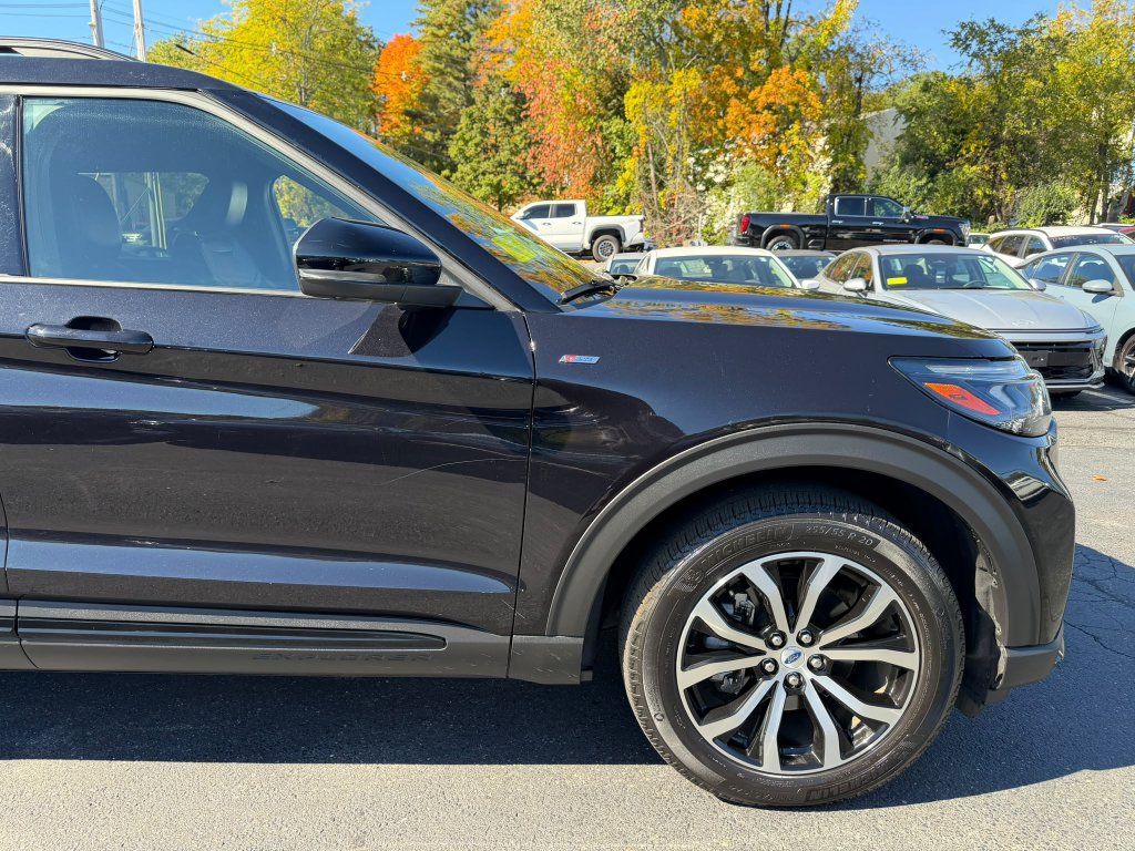 Used 2025 Ford Explorer ST-Line AWD/4WD image 24
