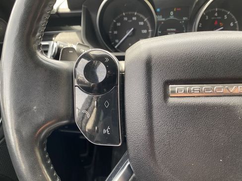 Used 2019 Land Rover Discovery SE AWD/4WD image 21