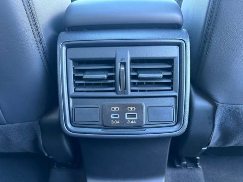 Used 2025 Subaru Forester Premium image 26