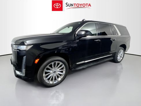 Used 2023 Cadillac Escalade ESV Premium Luxury AWD/4WD image 9