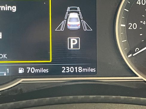 Used 2025 Nissan Versa SV image 40