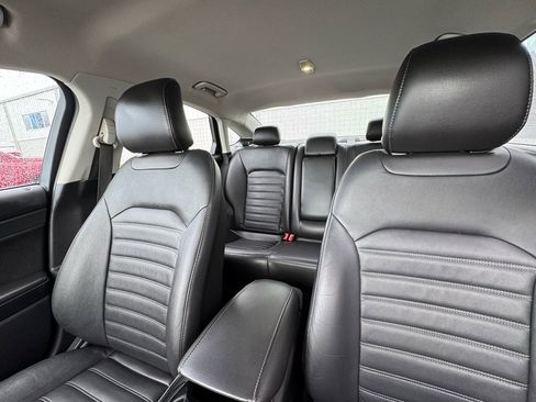 Used 2016 Ford Fusion SE w/ Equipment Group 202A image 30