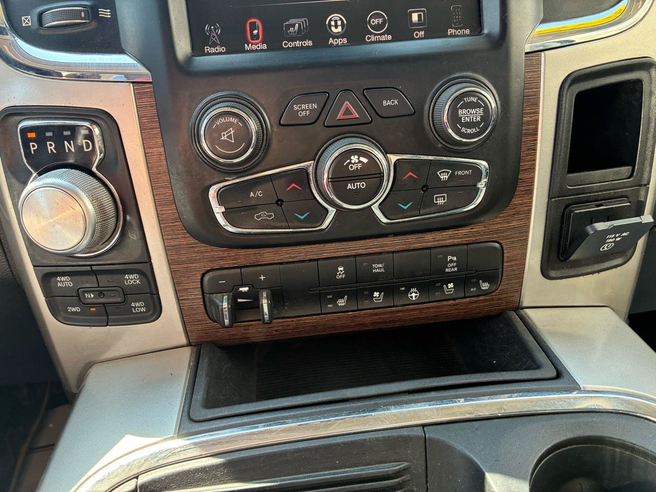 Used 2016 RAM 1500 Laramie AWD/4WD image 22