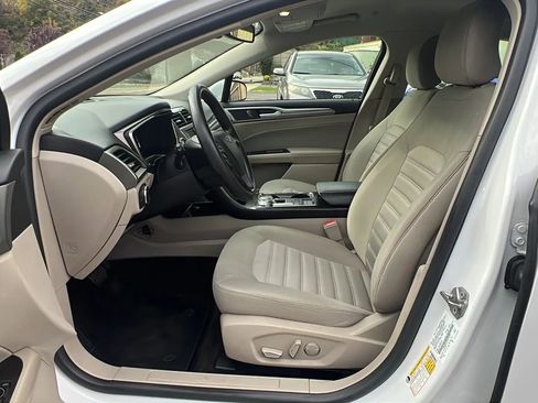 Used 2018 Ford Fusion SE image 26