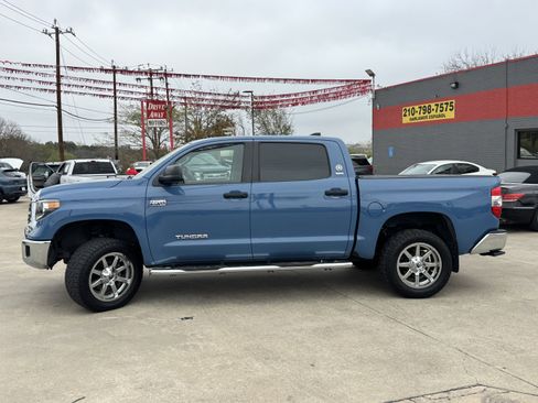 Used 2021 Toyota Tundra SR5 w/ SR5 Upgrade Package image 12