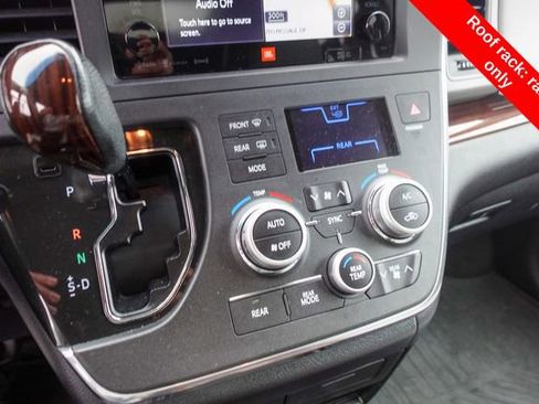 Certified 2017 Toyota Sienna Limited image 22