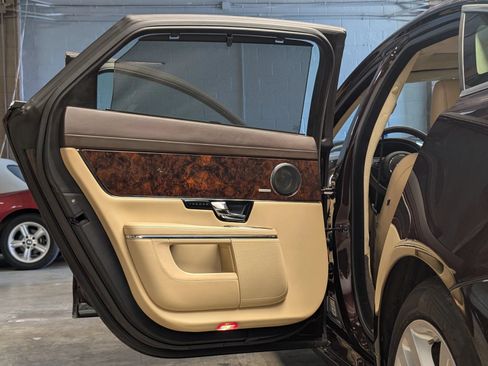 Used 2011 Jaguar XJ L RWD image 24