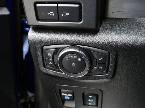 Used 2018 Ford F150 XLT w/ Equipment Group 302A Luxury AWD/4WD image 25