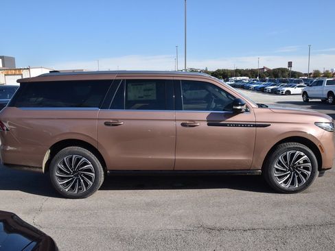 New 2025 Lincoln Navigator L Black Label image 5