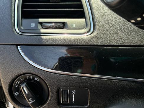 Used 2020 Dodge Grand Caravan SE FWD image 10