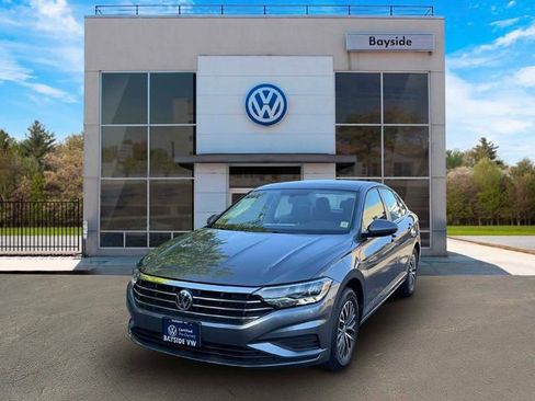 Certified 2021 Volkswagen Jetta SE FWD image 4