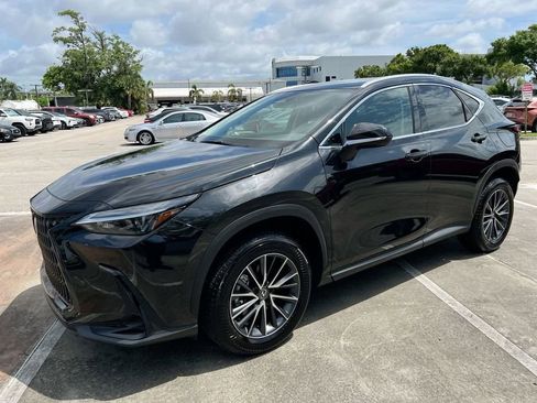 Certified 2025 Lexus NX 250 FWD w/ Accessory Package (Z1) image 3