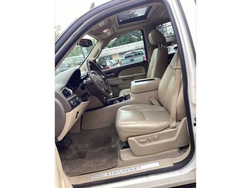 Used 2012 Chevrolet Suburban LTZ AWD/4WD image 9