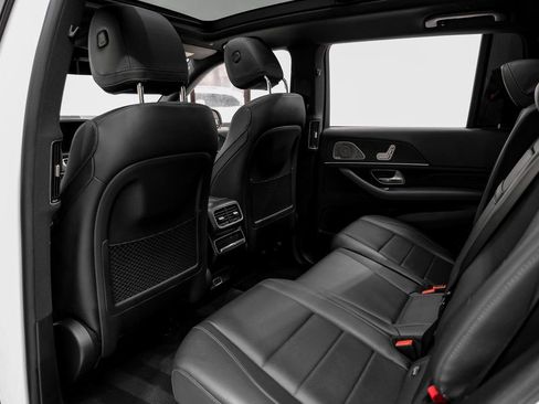 Used 2024 Mercedes-Benz GLS 450 4MATIC image 35